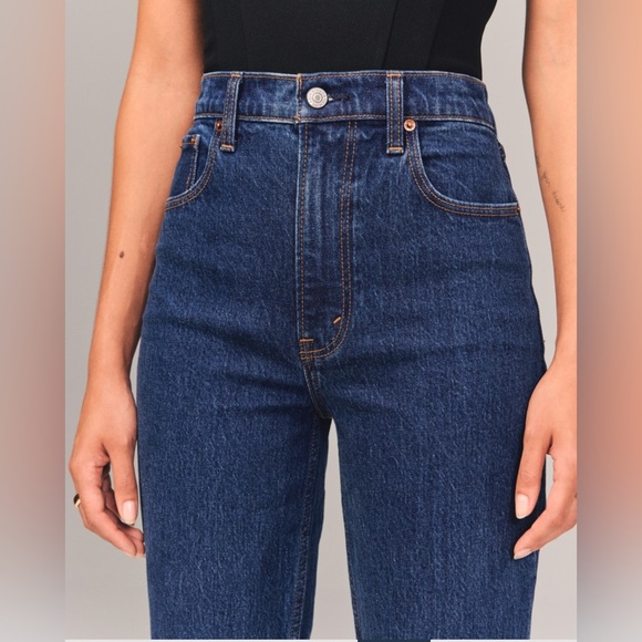 Abercrombie & Fitch Ultra High Rise 90s Straight Jeans - Picture 5 of 7